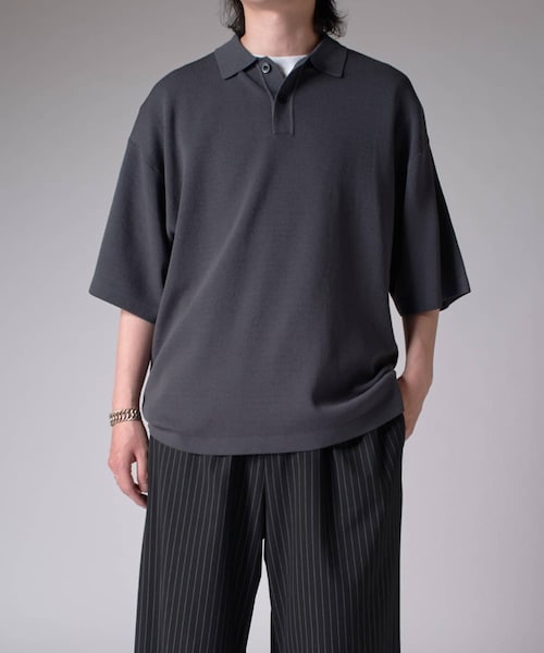 Lui's(ルイス)の「BIGニットポロ(ポロシャツ・メンズ・チャコールグレー/ブラック/レッド・F)」の1枚目の写真