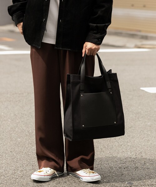 ITEMS URBANRESEARCH（アイテムズ アーバンリサーチ）の「キャンバス × フェイクレザー トートバッグ（トートバッグ・メンズ・BLK/OFF・-）」の11枚目の写真
