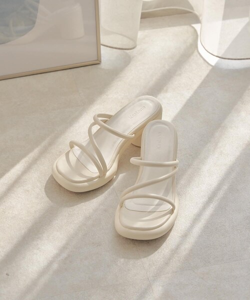 某元プロサッカ 選手 木炭画 肖像画 モノクロ プロサッカー 兆し