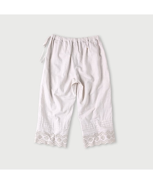 カットワークペチパンツ 45R（フォーティファイブアール）の「綿麻シャンブレーのカット