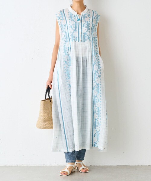 BEARDSLEY(ビアズリー)の「ジャンダニギャザーワンピース(シャツワンピース・レディース・レッド/サックスブルー・F)」の2枚目の写真