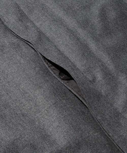 ADAM ET ROPE'(アダムエロペ)の「【AURALEE/オーラリー】SUPER LIGHT WOOL PADDED COAT(ダウンジャケット/コート・メンズ・チャコール・3/4)」の13枚目の写真