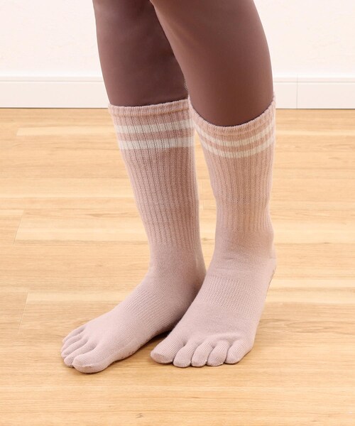 3coins(3coins)の「《滑り止め付き》5本指ラインソックス/hemle(ソックス/靴下・レディース・チャコールグレー/ピンク/アイボリー・FREE)」の3枚目の写真