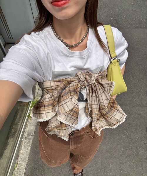 CIAOPANIC(チャオパニック)の「マルチWAYチェックフリルビッグスカーフ(バンダナ/スカーフ・レディース・ベージュ/グリーン/ブラック/レッド・ONE)」の1枚目の写真