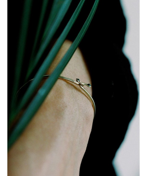 Llife(ライフ)の「Llife 14KGP ONDULATION BANGLE(バングル/リストバンド・メンズ・ゴールド・F)」の2枚目の写真