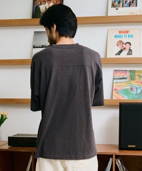 Champion（チャンピオン）の「Champion / 刺繡LOGO厚磅足球T恤（その他・メンズ・米白色/黑色・米白色/黑色）」の6枚目の写真