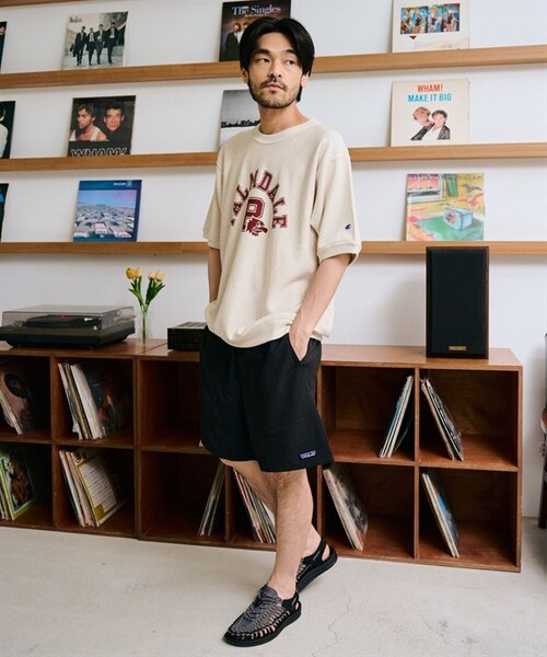 Champion(チャンピオン)の「Champion / REVERSE WEAVE® 10oz厚磅印花休閒上衣(その他・メンズ・燕麥色/藏青色・燕麥色/藏青色)」の8枚目の写真