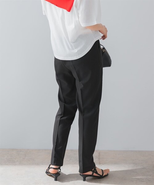 URBAN RESEARCH ROSSO WOMEN（アーバンリサーチ　ロッソ）の「F by ROSSO / UR TECH DRYLUXE中央壓線直筒褲（その他・レディース・黑色/摩卡色/膚色・黑色/摩卡色/膚色）」の22枚目の写真