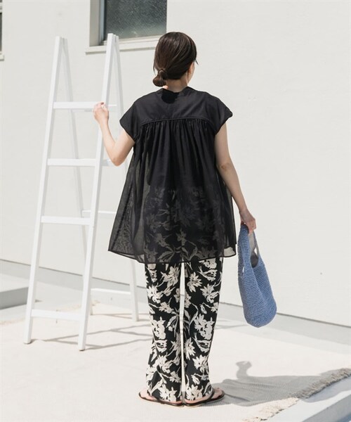 URBAN RESEARCH DOORS（アーバンリサーチドアーズ）の「UR TECH 棉質巴里紗碎褶法式袖罩衫（その他・レディース・黑色/寶藍色/赤褐色・黑色/寶藍色/赤褐色）」の18枚目の写真