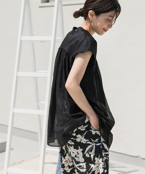 URBAN RESEARCH DOORS（アーバンリサーチドアーズ）の「UR TECH 棉質巴里紗碎褶法式袖罩衫（その他・レディース・黑色/寶藍色/赤褐色・黑色/寶藍色/赤褐色）」の14枚目の写真