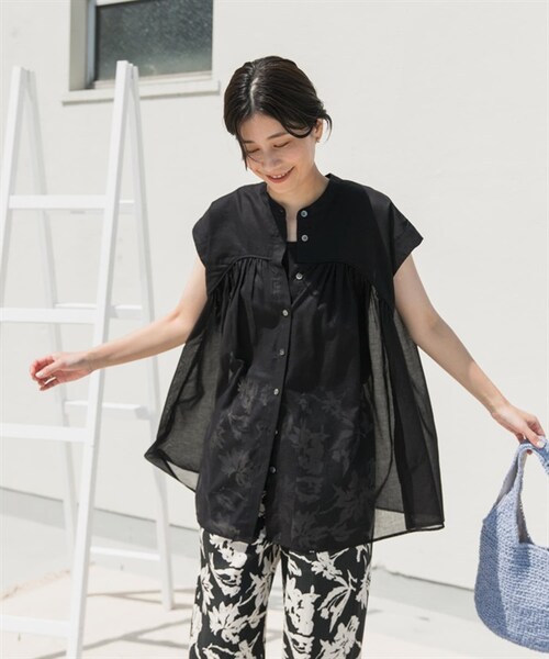 URBAN RESEARCH DOORS（アーバンリサーチドアーズ）の「UR TECH 棉質巴里紗碎褶法式袖罩衫（その他・レディース・黑色/寶藍色/赤褐色・黑色/寶藍色/赤褐色）」の16枚目の写真