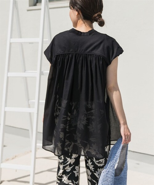 URBAN RESEARCH DOORS（アーバンリサーチドアーズ）の「UR TECH 棉質巴里紗碎褶法式袖罩衫（その他・レディース・黑色/寶藍色/赤褐色・黑色/寶藍色/赤褐色）」の15枚目の写真