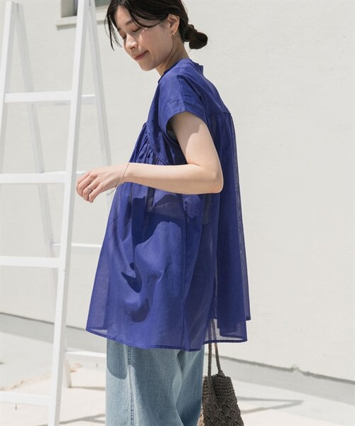 URBAN RESEARCH DOORS（アーバンリサーチドアーズ）の「UR TECH 棉質巴里紗碎褶法式袖罩衫（その他・レディース・黑色/寶藍色/赤褐色・黑色/寶藍色/赤褐色）」の21枚目の写真