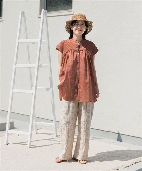 URBAN RESEARCH DOORS（アーバンリサーチドアーズ）の「UR TECH 棉質巴里紗碎褶法式袖罩衫（その他・レディース・黑色/寶藍色/赤褐色・黑色/寶藍色/赤褐色）」の11枚目の写真