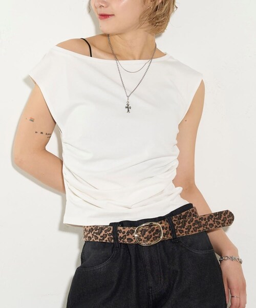 WHO'S WHO gallery（フーズフーギャラリー）の「【予約/5色展開】マルチウェイギャザーオフショルノースリーブ（タンクトップ・レディース・ネイビー/ブラック/オフホワイト/バーガンディー/グレー・F）」の2枚目の写真