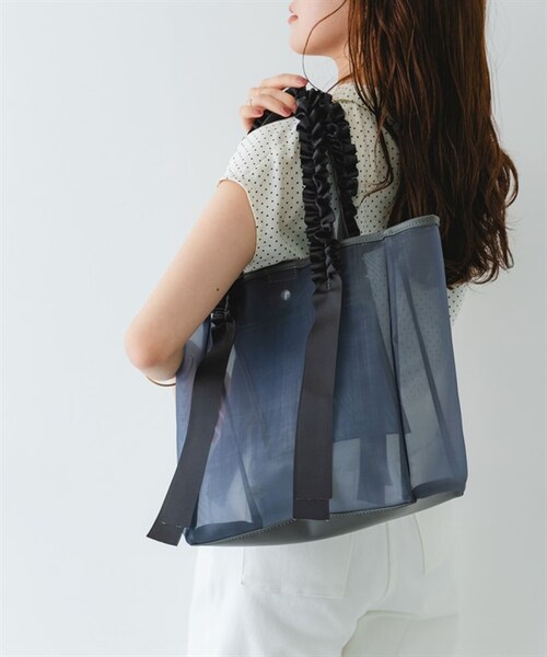 RODE SKO（ロデスコ）の「荷葉提把透明托特包（その他・レディース・灰色/膚色・灰色/膚色）」の11枚目の写真