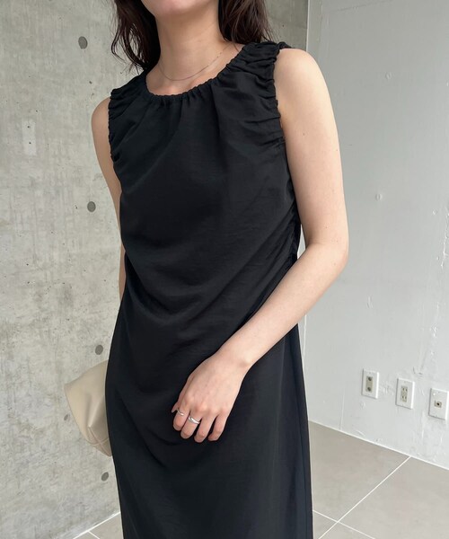 CAPRICIEUX LE'MAGE（カプリシューレマージュ）の「【低身長サイズあり】ギャザードレープワンピース（ワンピース・レディース・ベージュ/ブラック・PS（低身長）/F）」の2枚目の写真