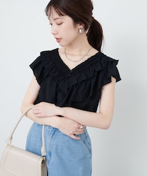 natural couture（ナチュラルクチュール）の「フリルVネックブラウス（トップス）」