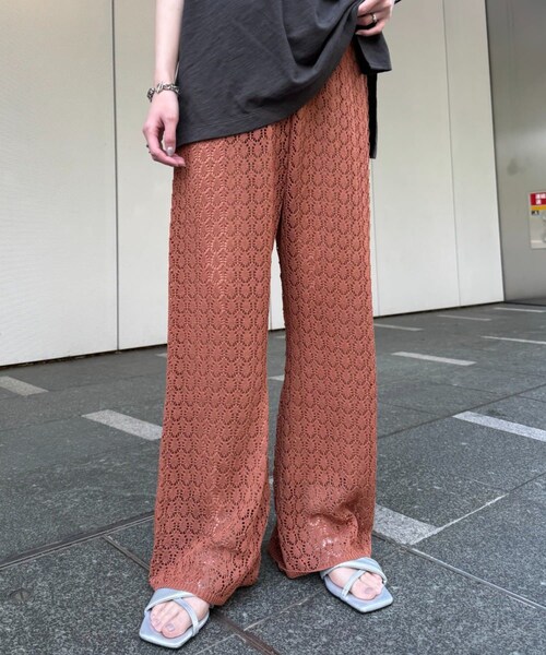 CIAOPANIC TYPY（チャオパニックティピー）の「レース編みニットフレアパンツ（パンツ・レディース・ブラック/オフホワイト/キャメル・S/M）」の3枚目の写真