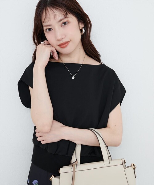 natural couture(ナチュラルクチュール)の「きれいめポンチボートネックTOPS(タンクトップ・レディース・グレイッシュベージュ/アイボリー/ピンク/ブラック/ブルー・FREE)」の3枚目の写真