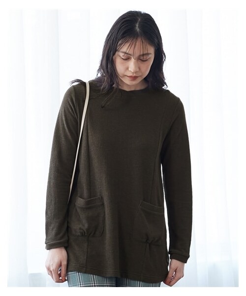 nissen（ニッセン）の「大きいサイズモチモチ柔らかギャザーポケットカットソーチュニック（チュニック・レディース・クラウドブルー/チャコールグレー/モカベージュ/コーラルピンク・L/LL/3L/4L/5L/6L/8L/10L）」の8枚目の写真