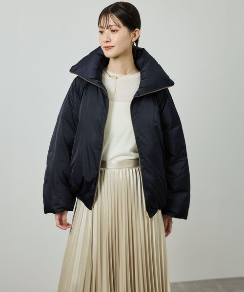 ROPE'（ロペ）の「ハイネックジップショート丈ダウンコート/イージーケア（ダウンジャケット/コート・レディース・ブラック/ネイビー・F）」の2枚目の写真