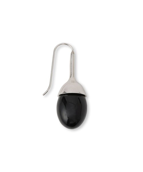 ADAM ET ROPE'(アダムエロペ)の「【EMOELLE】Acorn motif earrings(ピアス(両耳用)・レディース・ブラック系・F)」の4枚目の写真