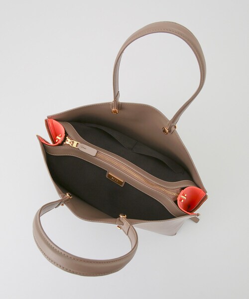ROPE'（ロペ）の「【E'POR】【A4対応】Y BAG Medium+（トートバッグ・レディース・ブラック/ブラック系/ライトグレー/オフホワイト/ダークブラウン/ベージュ系/カーキ/ブラウン・F）」の18枚目の写真