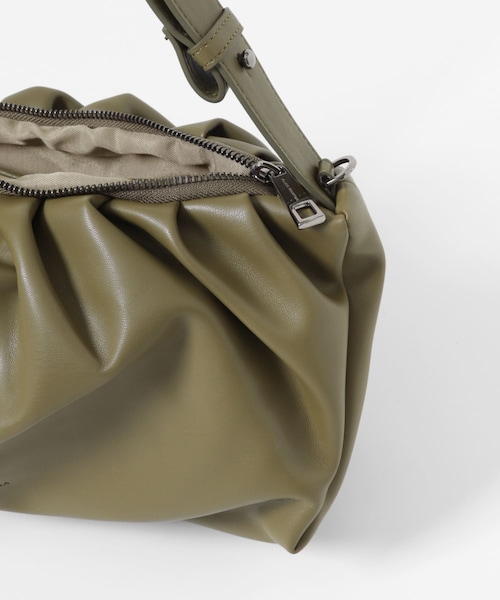 THE GOODLAND MARKET（ザグッドランドマーケット）の「ALICE MARTHA　ERIN（ショルダーバッグ・レディース・0 BLACK/71 SILVER/A OLIVE/A BRICK・FREE）」の14枚目の写真