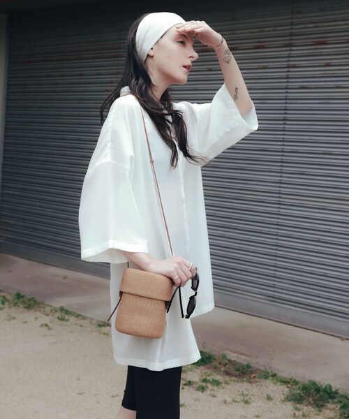 URBAN RESEARCH(アーバンリサーチ)の「ハーフスリーブシアーワイドシャツ(シャツ/ブラウス・レディース・OFF/BROWN/BLACK・FREE)」の8枚目の写真