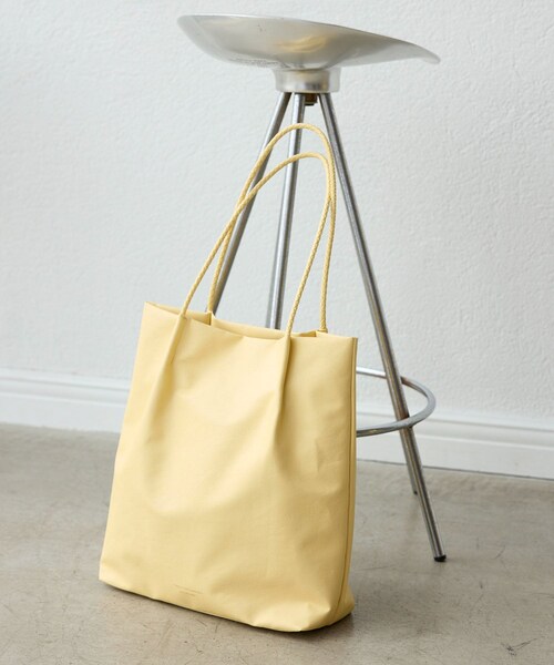 ROPE' PICNIC(ロペピクニック)の「【A4対応・洗える】メッシュハンドルトートバッグ(トートバッグ・レディース・ブラック系/ライトグレー/キナリ系/ワイン系/イエロー系/シルバー系/ブラック/グレー/キナリ/ブラウン系/ベージュ/ブルー/ブルー系/ラベンダー/レッド/ピンク/ローズピンク/ピンク系/ゴールド/シルバー/ブラウン/ライトグリーン・F)」の6枚目の写真