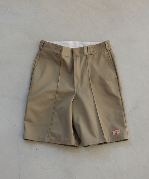 ADAM ET ROPE'（アダムエロペ）の「《別注》【DICKIES/ディッキーズ】PINTUCK SHORTS（その他パンツ・メンズ・ブラック/グレー/ベージュ・30/32/34/36）」の14枚目の写真