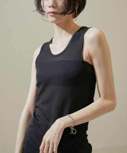 ADAM ET ROPE'（アダムエロペ）の「nu=layerスクープネックタンクトップ（タンクトップ・レディース・ブラック/ライトグレー/ホワイト/レッド・F）」の9枚目の写真