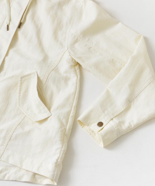 URBAN RESEARCH Sonny Label（アーバンリサーチサニーレーベル）の「撥水マウンテンパーカー（マウンテンパーカー・レディース・オフ/ブラック/ベージュ・36/38）」の13枚目の写真