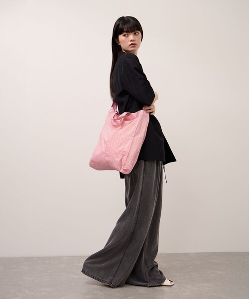 ADAM ET ROPE'（アダムエロペ）の「【WEB限定】・【定番】ギャザー2WAYミドルショルダーバッグ（ショルダーバッグ・レディース・ブラウン/ネイビー/サックス/ピンク・F）」の21枚目の写真
