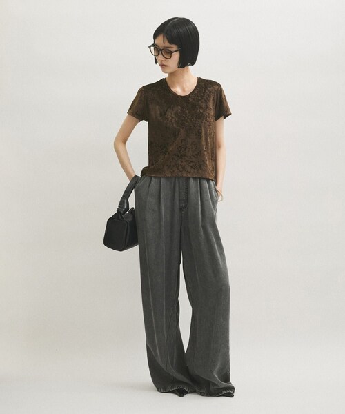 ADAM ET ROPE'（アダムエロペ）の「クラッシュベロアTシャツ（Tシャツ/カットソー・レディース・オフホワイト/ダークブラウン/モスグリーン/ブルー系/ピンク・F）」の7枚目の写真