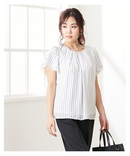 nissen（ニッセン）の「【大きい胸専用】タック入フレア2枚袖ジョーゼットブラウス（半袖）（シャツ/ブラウス・レディース・オフホワイト/ネイビー/ブルーグリーン/グレージュ/ブラック/オフホワイト×黒ストライプ・FM/FL/FLL/F3L）」の5枚目の写真