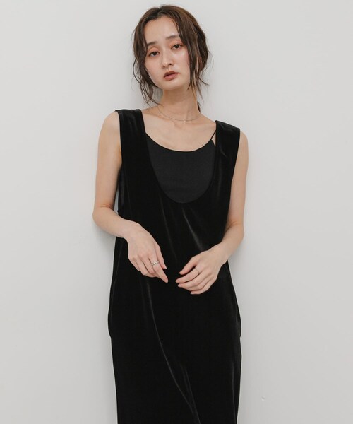 SENSE OF PLACE by URBAN RESEARCH(センスオブプレイスバイアーバンリサーチ)の「Uネックベロアワンピース(ワンピース・レディース・BLACK/BROWN・One/COMPACT)」の4枚目の写真