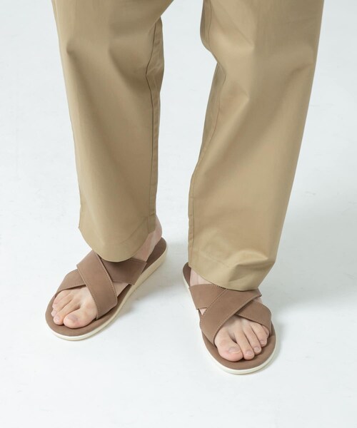 ITEMS URBANRESEARCH（アイテムズ アーバンリサーチ）の「エコレザークロスサンダル（サンダル・メンズ・BEG/BLK/GRY/CML・26.5/27.5）」の15枚目の写真