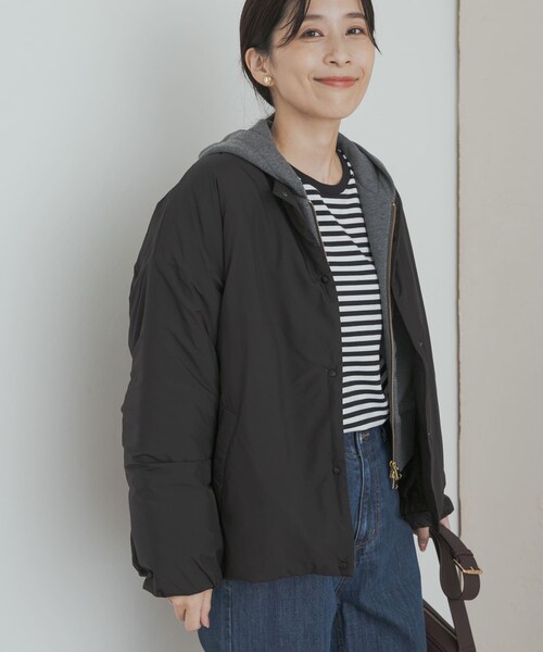 URBAN RESEARCH DOORS（アーバンリサーチドアーズ）の「『UR TECH』撥水ポケッタブル中綿ブルゾン（ブルゾン・レディース・GREIGE/CHARCOAL/BLACK・Free）」の13枚目の写真