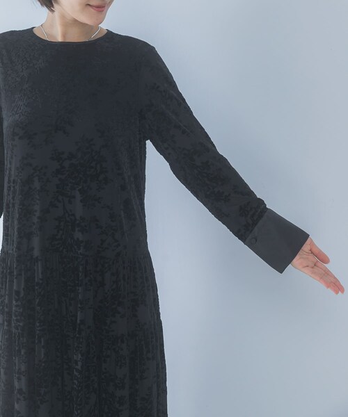 URBAN RESEARCH ROSSO（アーバンリサーチロッソ）の「『WEB/一部店舗限定』フロッキープリントティアードワンピース（ワンピース・レディース・BLACK/BROWN・Free）」の13枚目の写真