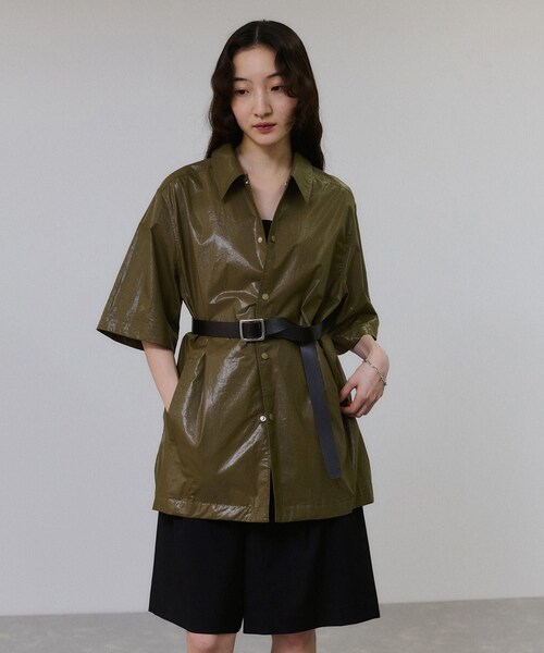 ADAM ET ROPE'（アダムエロペ）の「2WAYスリーブコーティングシャツブルゾン（ブルゾン・レディース・ブラック/カーキ・F）」の13枚目の写真