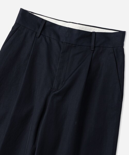 Saturdays NYC(サタデーズ ニューヨークシティ )の「Kim Pleated Pants | WOMEN(その他パンツ・レディース・ベージュ/ネイビー・L/M/S)」の10枚目の写真
