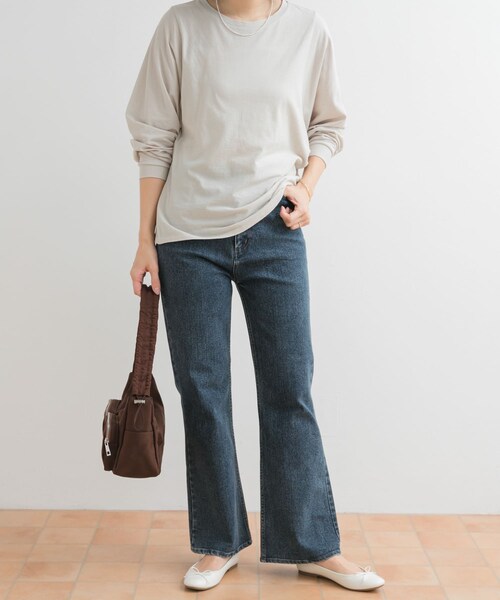 URBAN RESEARCH DOORS（アーバンリサーチドアーズ）の「ストレッチフレアデニムパンツ（デニムパンツ・レディース・INDIGO/L/INDIGO・S/M）」の20枚目の写真