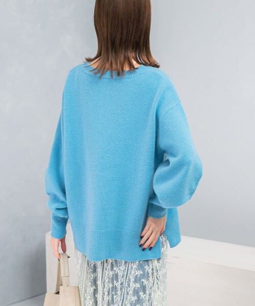 URBAN RESEARCH ROSSO（アーバンリサーチロッソ）の「ウールカシミヤVネックニットプルオーバー（ニット/セーター・レディース・OFF/PINK/BLUE/NAVY・Free）」の15枚目の写真