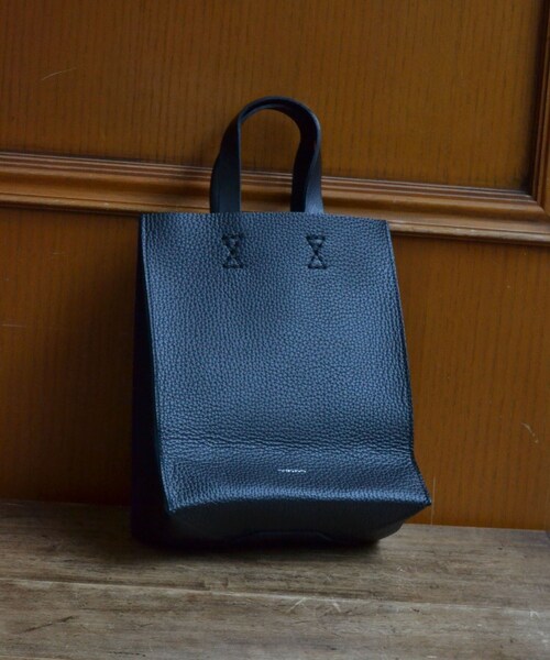 ADAM ET ROPE'（アダムエロペ）の「【HenderScheme/エンダースキーマ】paper bag small（トートバッグ・メンズ・ブラック/カーキ・F）」の5枚目の写真