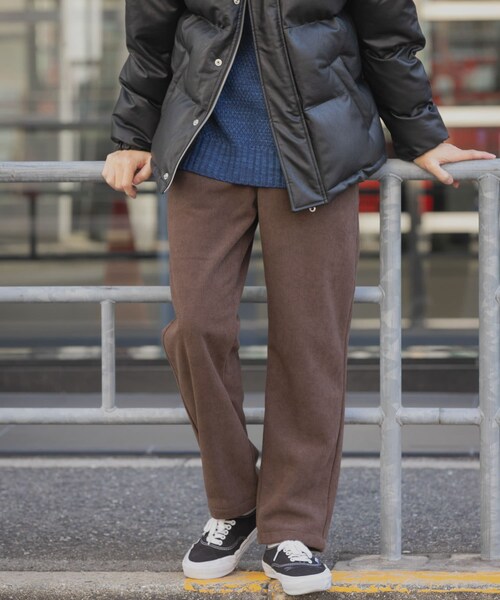 ITEMS URBANRESEARCH（アイテムズ アーバンリサーチ）の「裏フリースボンディングコーデュロイパンツ（その他パンツ・メンズ・L.BEG/BRN/BLK・S/M/L）」の16枚目の写真