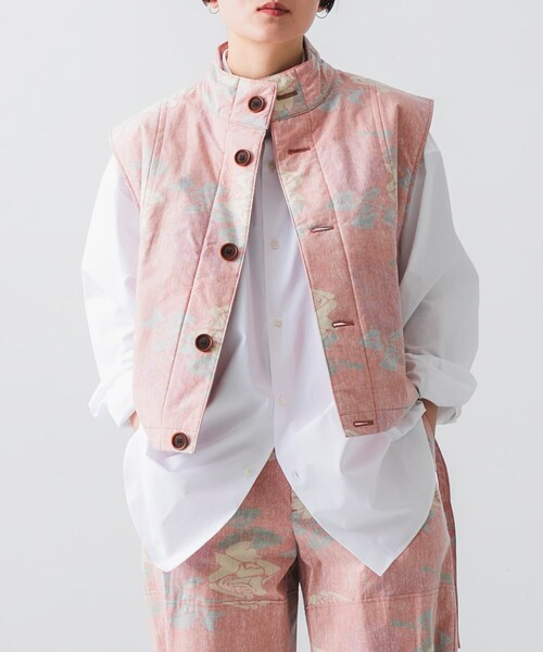 URBAN RESEARCH（アーバンリサーチ）の「COGNOMEN　W.FANTASISTA FLOWER VEST（その他アウター・メンズ・CHARCOAL/ORANGE・Free）」の3枚目の写真