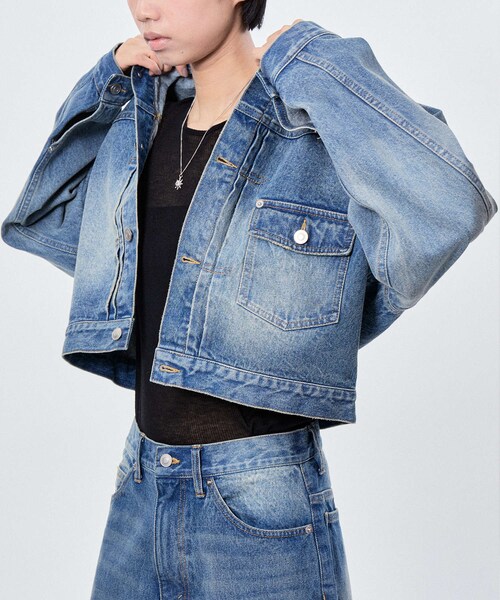ADAM ET ROPE'(アダムエロペ)の「WASHED DENIM CROPPED JACKET(デニムジャケット・レディース・ブルー系・38/40/42)」の13枚目の写真