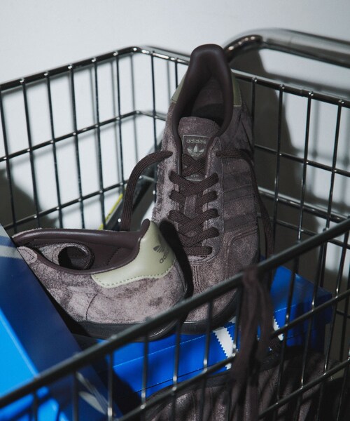 URBAN RESEARCH DOORS（アーバンリサーチドアーズ）の「adidas　Exclusive GAZELLE INDOOR（スニーカー・レディース・ダークブラウン・23/23.5/24/24.5/25）」の16枚目の写真